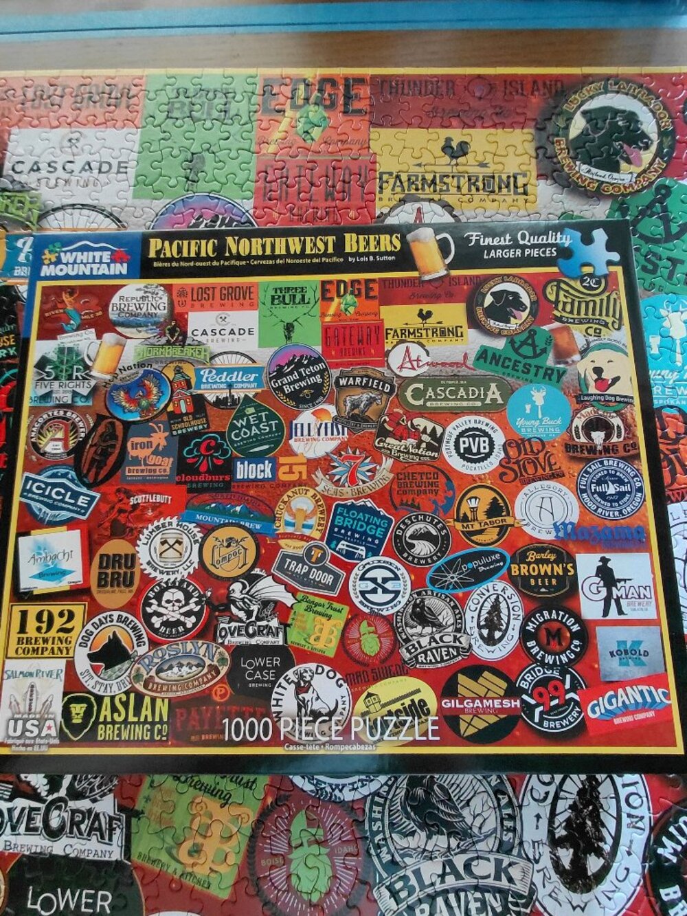 White Mountain 1000pc Pacific Northwest Beers